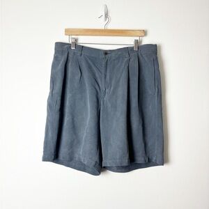 TOMMY BAHAMA • Men’s Grey Relaxed Fit Silk Shorts Size 35